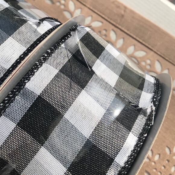 NWT 1 Celebrate It Checkered Wired Jumbo Ribbon Black/White Rolls - Picture 6 of 6